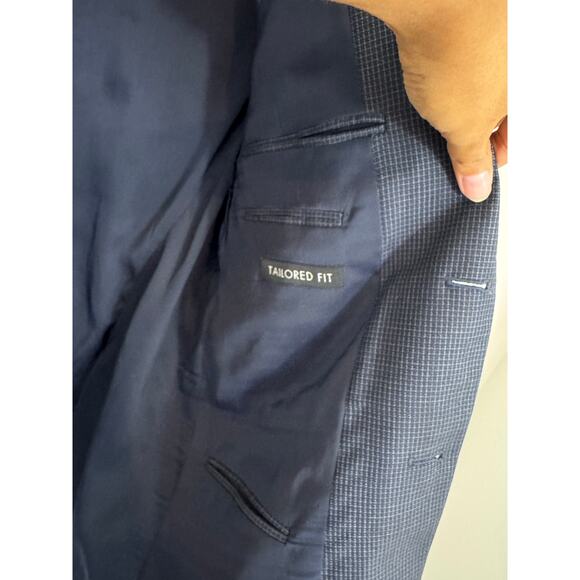 Jos. A. Bank Traveler’s Collection Tailored Fit Blazer 37R Navy Check - Picture 5 of 9